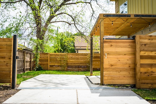 Sliding gate