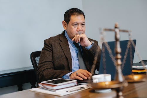 Criminal defense attorney