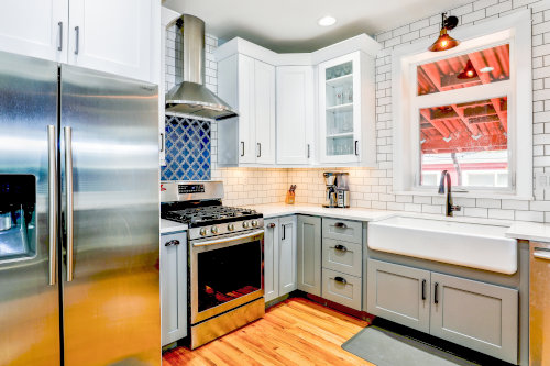 Kitchen cabinet