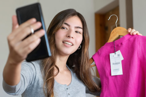 Live social shopping
